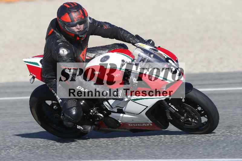 /Archiv-2025/02 28.-31.01.2025 Moto Center Thun Jerez/gruen-green/92